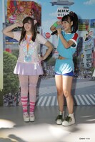 東京パフォーマンスどーもが会場に設置されたNHK-WORLDブースにて行った振付講座の様子。（写真提供：NHK-TYO）