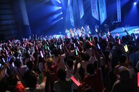 「Future Diver」を歌うでんぱ組.inc（写真提供：ディアステージ）