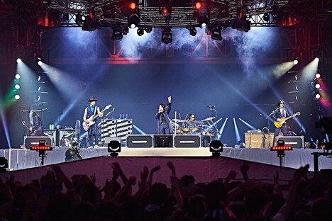 GLAY「HAPPY SWING 20th Anniversary SPECIAL LIVE ～We▽Happy Swing～ Vol.2」の様子。（撮影：岡田裕介）