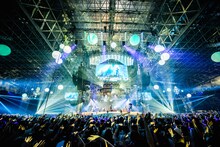 GLAY「HAPPY SWING 20th Anniversary SPECIAL LIVE ～We▽Happy Swing～ Vol.2」の様子。（撮影：岡田裕介）