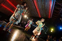 「WE ARE A ROCK FESTIVAL TOUR」7月31日の大阪・ユニバース公演の様子。（Photo by shinz）