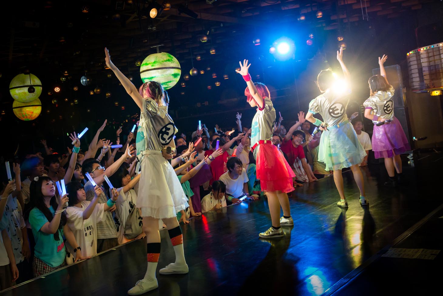 「WE ARE A ROCK FESTIVAL TOUR」7月31日の大阪・ユニバース公演の様子。（Photo by shinz）