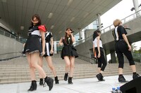 「Re:Call」をパフォーマンスするi☆Ris。