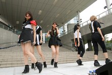 「Re:Call」をパフォーマンスするi☆Ris。