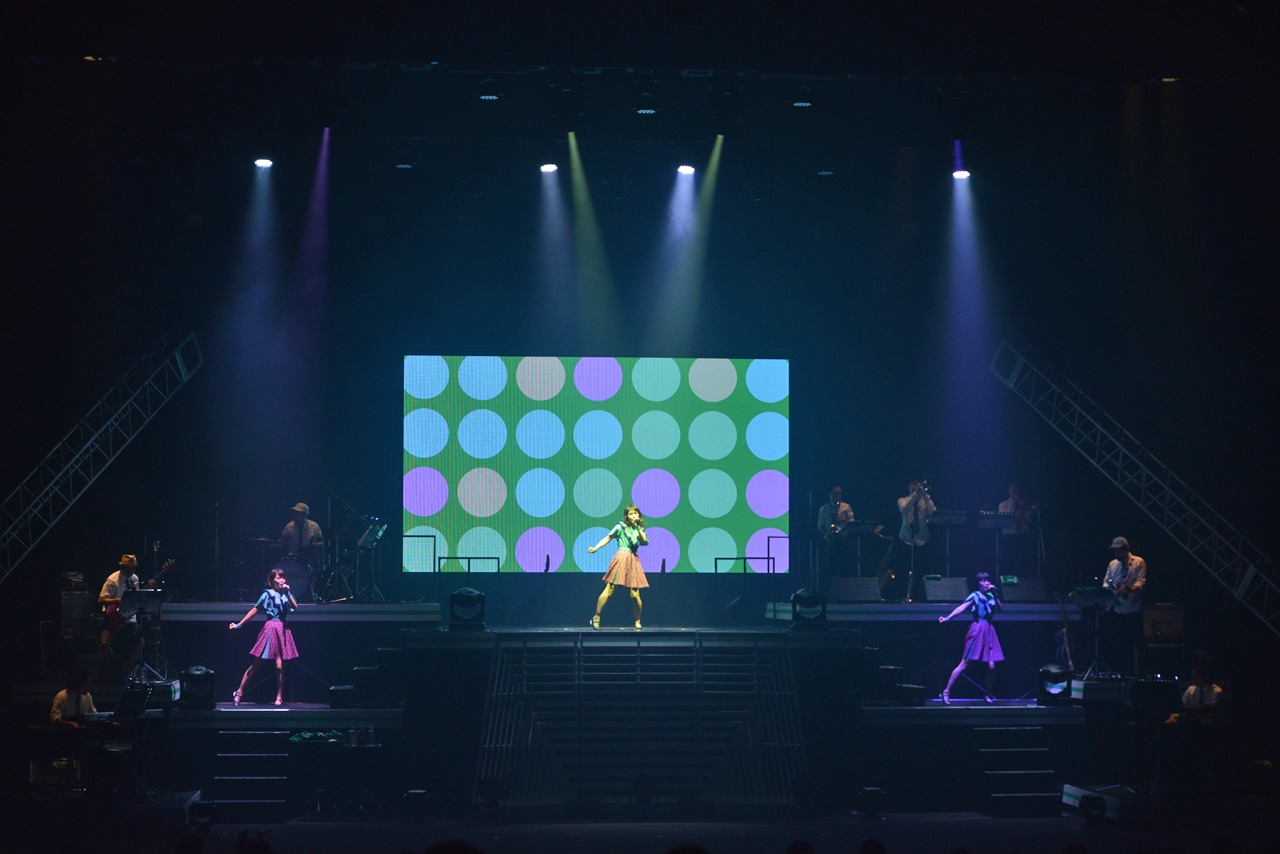 「Negicco 13th Anniversary『Road of Negiiiiii ～TADAIMA～ 2016 Summer at NHKホール』」の様子。