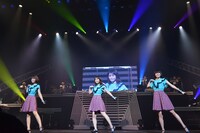 「Negicco 13th Anniversary『Road of Negiiiiii ～TADAIMA～ 2016 Summer at NHKホール』」の様子。