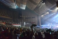 「Negicco 13th Anniversary『Road of Negiiiiii ～TADAIMA～ 2016 Summer at NHKホール』」の様子。