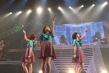 「Negicco 13th Anniversary『Road of Negiiiiii ～TADAIMA～ 2016 Summer at NHKホール』」の様子。