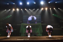 「Negicco 13th Anniversary『Road of Negiiiiii ～TADAIMA～ 2016 Summer at NHKホール』」の様子。