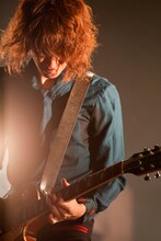 亀本寛貴（G / GLIM SPANKY）（Photo by KAMIIISAKA HAJIME）