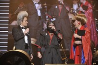 氣志團のステージに登場したときのABEDON（中央）。（Photo by TEAM LIGHTSOME）