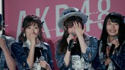 AKB48「LOVE TRIP」ミュージックビデオのワンシーン。 (c)AKS