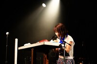 “グロ弁”作りを披露するタカオユキ。（撮影：西原史顕）