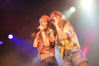 左から岡田ロビン翔子、後藤夕貴。（提供：アップフロントクリエイト）