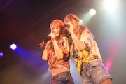 左から岡田ロビン翔子、後藤夕貴。(提供:アップフロントクリエイト)