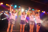 「チャオ ベッラ チンクエッティ!!!! 10周年記念ライブ!!!!」の様子。（提供：アップフロントクリエイト）