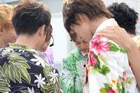 気合い入れの言葉をかけ合う超特急。