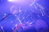 八木優樹（Dr, Cho）（撮影：後藤壮太郎、梅田慎之介）