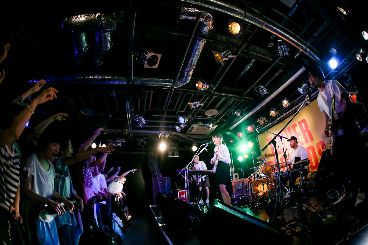 lovefilm「lovefilm『lovefilm』発売記念インストアライブ」東京・タワーレコード渋谷店B1F CUTUP STUDIO公演の様子。（Photo by Viola Kam [V'z Twinkle]）