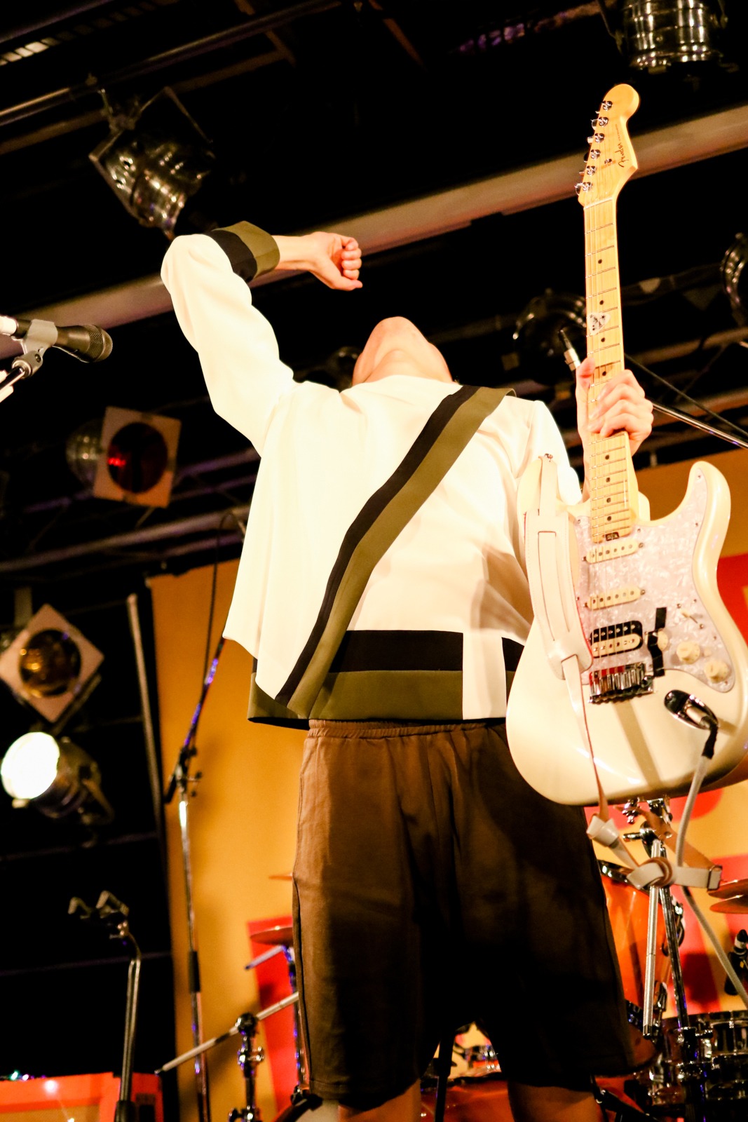 岡本伸明（B, Syn）（Photo by Viola Kam [V'z Twinkle]）