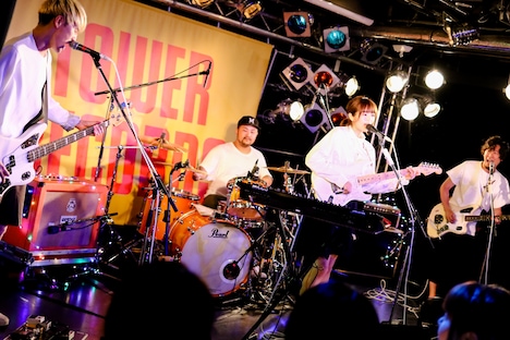 lovefilm「lovefilm『lovefilm』発売記念インストアライブ」東京・タワーレコード渋谷店B1F CUTUP STUDIO公演の様子。（Photo by Viola Kam [V'z Twinkle]）