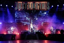 SPYAIR「JUST LIKE THIS 2016」の様子。（撮影：鳥居洋介、三浦知也、中島未来）