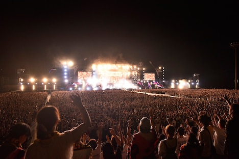 SPYAIR「JUST LIKE THIS 2016」の様子。（撮影：鳥居洋介、三浦知也、中島未来）