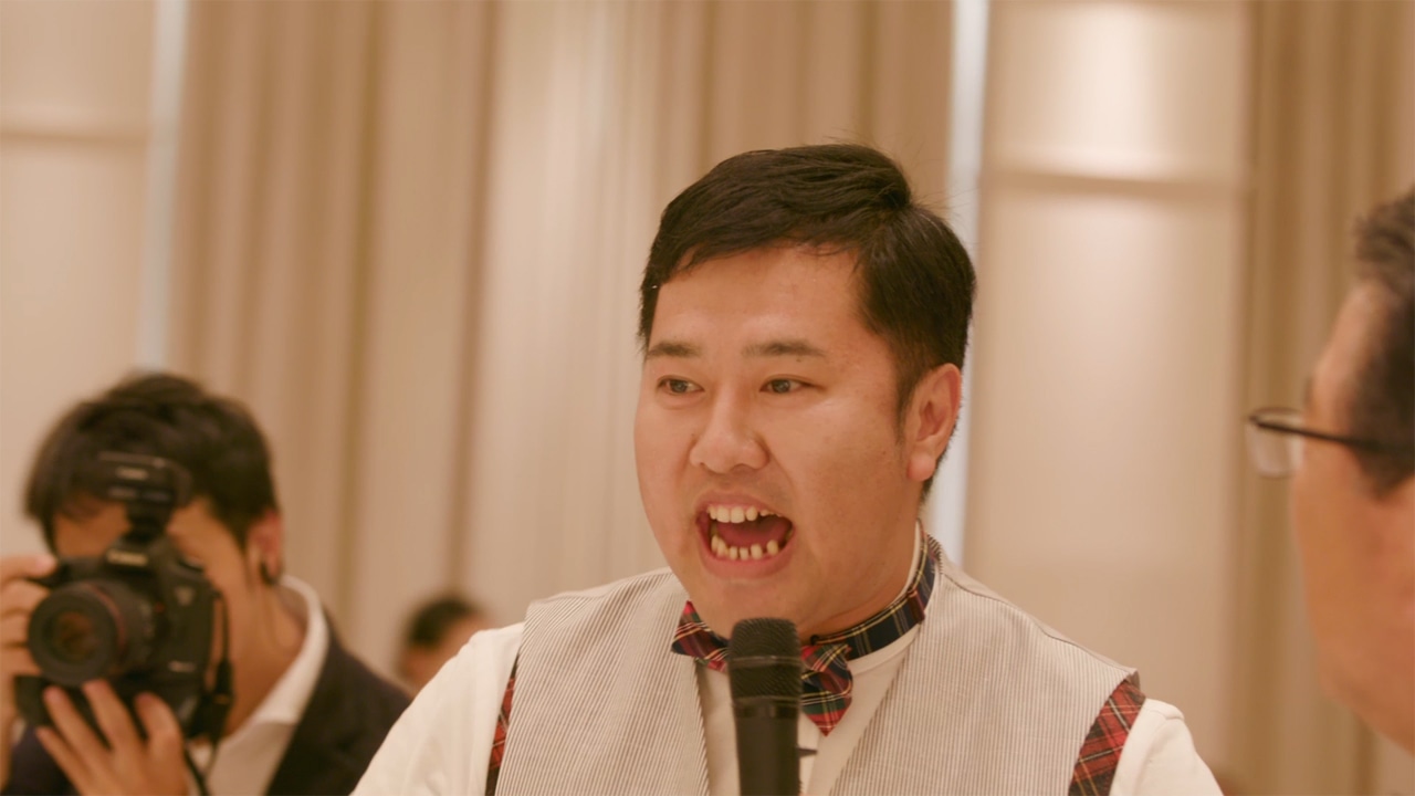AKB48「しあわせを分けなさい」ミュージックビデオのワンシーン。 (c)AKS