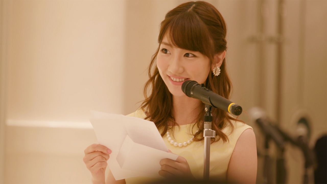 AKB48「しあわせを分けなさい」ミュージックビデオのワンシーン。 (c)AKS