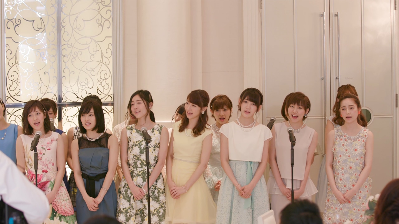 AKB48「しあわせを分けなさい」ミュージックビデオのワンシーン。 (c)AKS