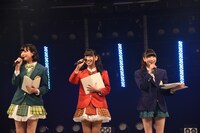 MCを務めたでんぱ組.inc。左から夢眠ねむ、古川未鈴、藤咲彩音。