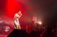 「Catch Me If You Can feat. KREVA」披露時の様子。 （Photo by Kenji Kitazato）