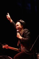 和泉聡志（G）（撮影：名和真紀子）