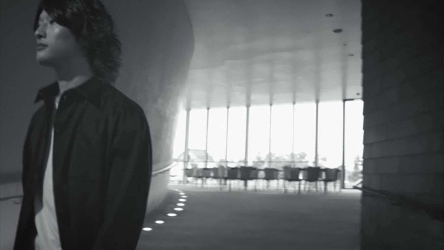 [Alexandros]「Swan」ミュージックビデオのワンシーン。