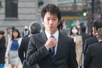 「何者」メインビジュアル
