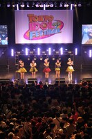 「TOKYO IDOL FESTIVAL 2016」に出演したベイビーレイズJAPAN。
