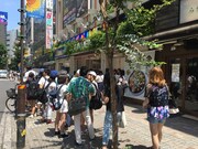 “1日店長イベント”の様子。(写真提供:ポニーキャニオン)