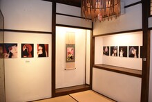「でんぱ組 .inc 相沢梨紗キュレーションによる美術展 ‒メメ -」の様子。