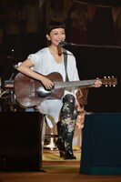 アコースティックギター弾き語りを初披露した持田香織（Vo）。 （撮影：田中聖太郎）