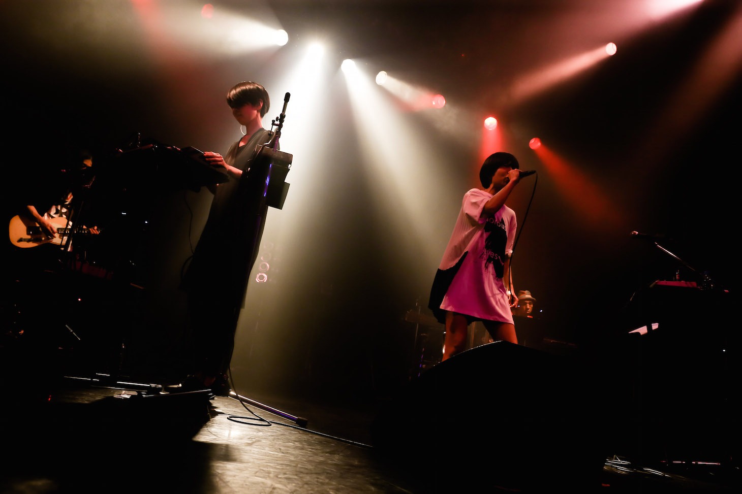 「Salyu Live 2016 Sonorous Waves」大阪・BIGCAT公演の様子。 （Photo by Taku Fujii）