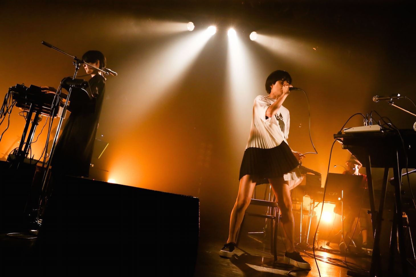 「Salyu Live 2016 Sonorous Waves」大阪・BIGCAT公演の様子。 （Photo by Taku Fujii）