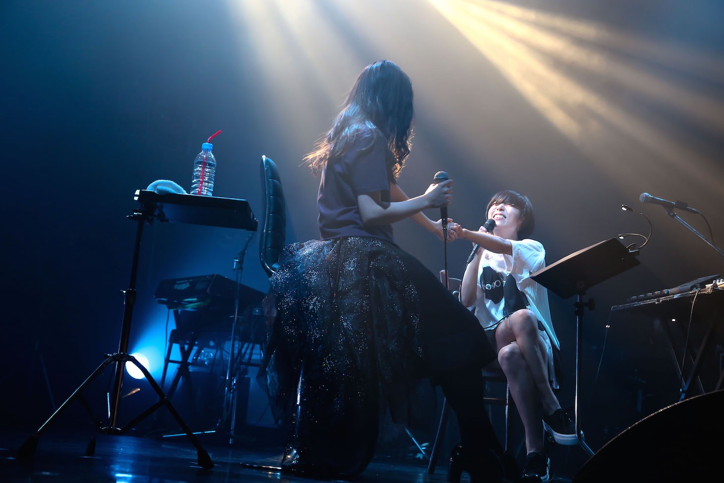 SalyuとAimerによるセッションの様子。 （Photo by Taku Fujii）