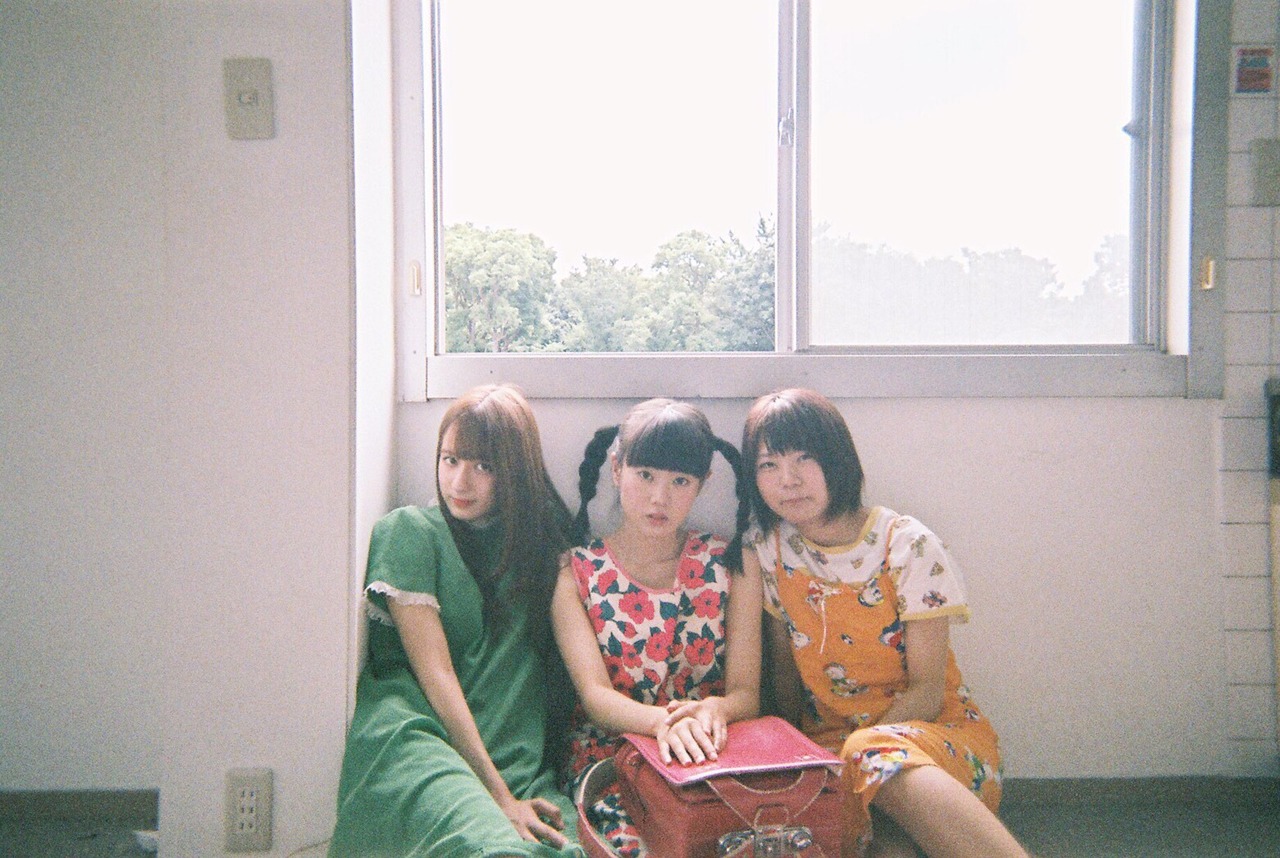 あヴぁんだんど。右が小日向夏季。