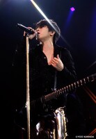 「及川光博ワンマンショーツアー2016『Punch-Drunk Love』」神奈川公演の様子。