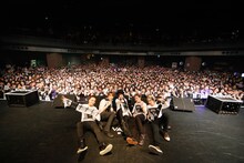 VALSHE「LIVE TOUR 2016 EMERGENCY CODE:RIOT」最終公演の様子。（撮影：宮脇進 [PROGRESS-M]）