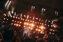 「SING LIKE TALKING Premium Live 28/30 Under The Sky ～シング・ライク・ホーンズ～」東京・日比谷野外大音楽堂公演の様子。（撮影：西槇太一）