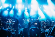 「SING LIKE TALKING Premium Live 28/30 Under The Sky ～シング・ライク・ホーンズ～」東京・日比谷野外大音楽堂公演の様子。（撮影：西槇太一）