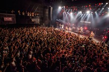 HEY-SMITH「STOP THE WAR TOUR」東京・赤坂BLITZ公演の様子。（Photo by HayachiN）