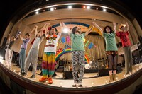 EGO-WRAPPIN' AND THE GOSSIP OF JAXX「Dance, Dance, Dance」大阪・大阪城音楽堂公演の様子。 （撮影：仁礼博）