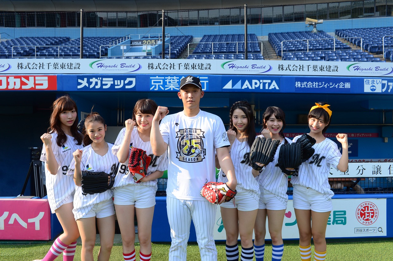 La PomPonと関谷亮太選手。（撮影：達川範一）